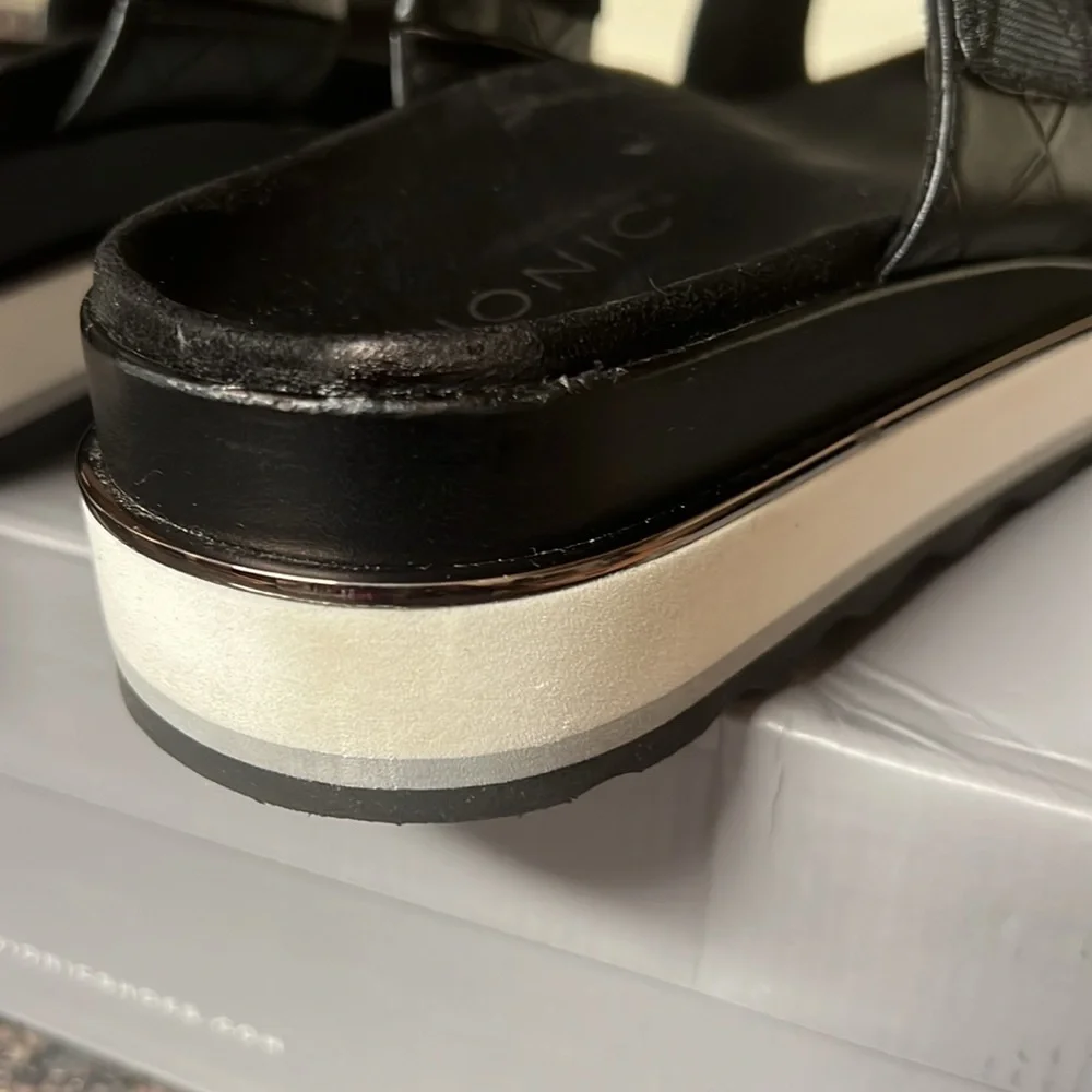 ☀️☀️HOST PICK☀️☀️Vionic Black Sandals with Chunky Sole☀️☀️☀️☀️☀️ - Picture 13 of 13